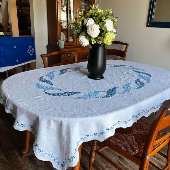 Vintage Hand Embroidered Linen Tablecloth Blue Floralβ Rectangle Cottagecore - Picture 1 of 9
